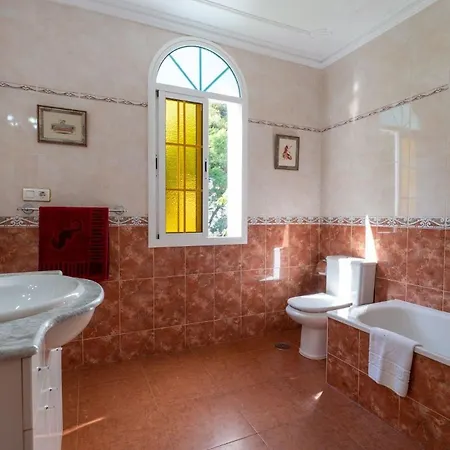 Mit Privatpool Fuer 10 Personen Ca 280 Qm In Nerja, Andalusien Costa Del Sol Nerja