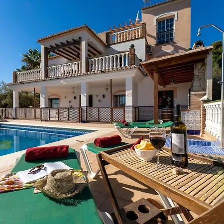 Mit Privatpool Fuer 10 Personen Ca 280 Qm In Nerja, Andalusien Costa Del Sol 펜션